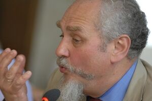 Андрей Зубов --- всемирно известный специалист в сфере религии и истории