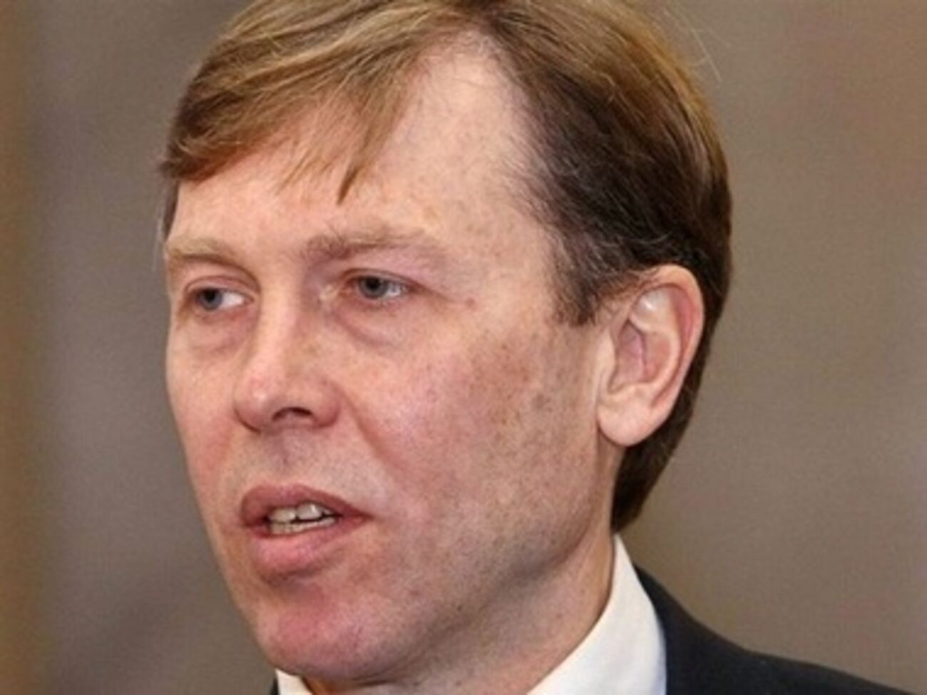 Соболев считает, что весь мир смотрел на выступление Путина с улыбкой