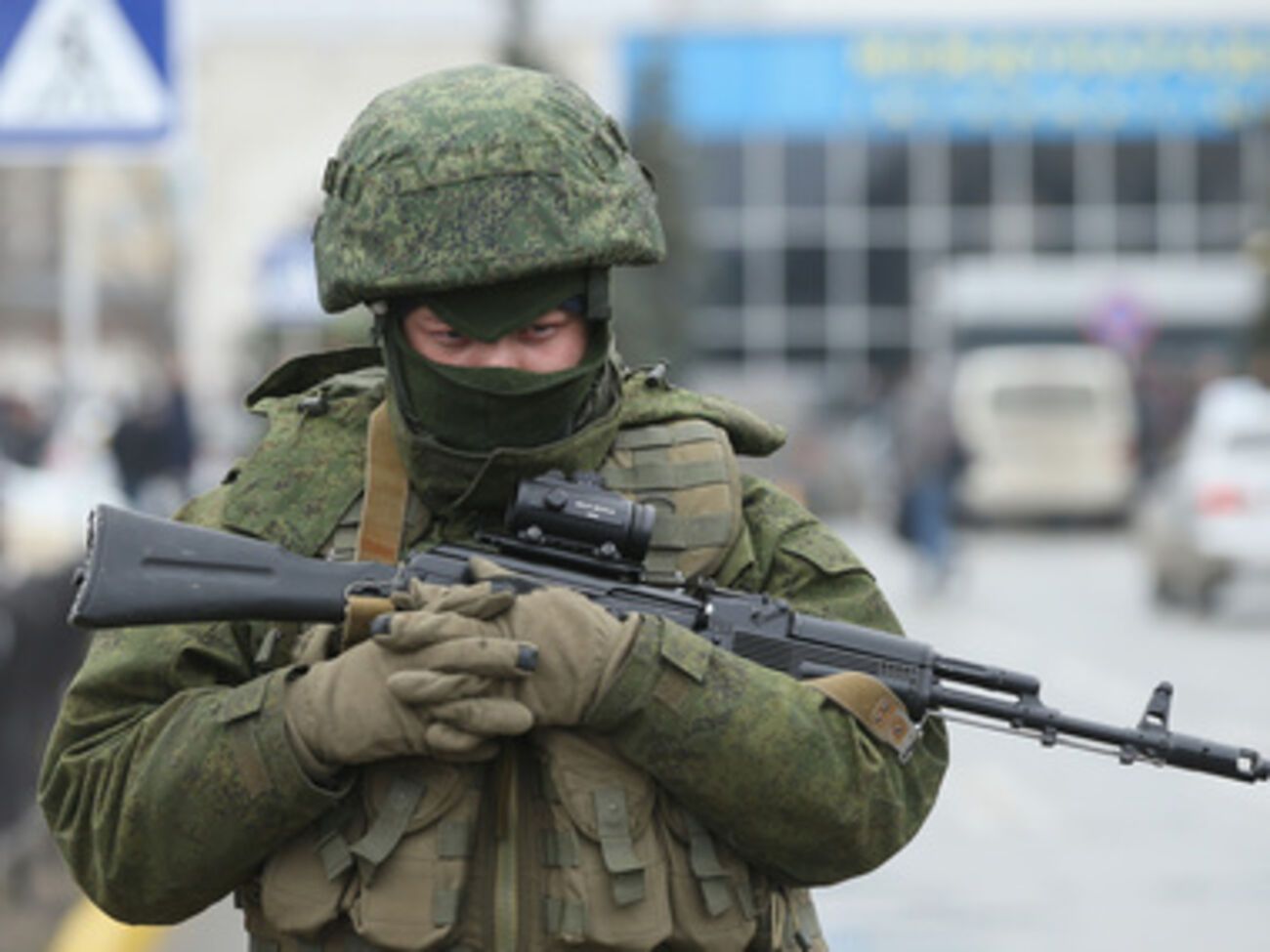 Российский солдат в Симферополе