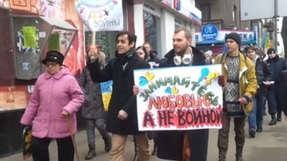 Около ста человек в Харькове протестовали против любых военных действий на территории Украины