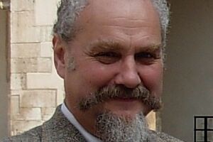 Андрей Зубов лично заявил в интервью СМИ о своем увольнении