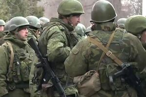Через пункт "Крым-Кубань" постоянно прибывают российские войска