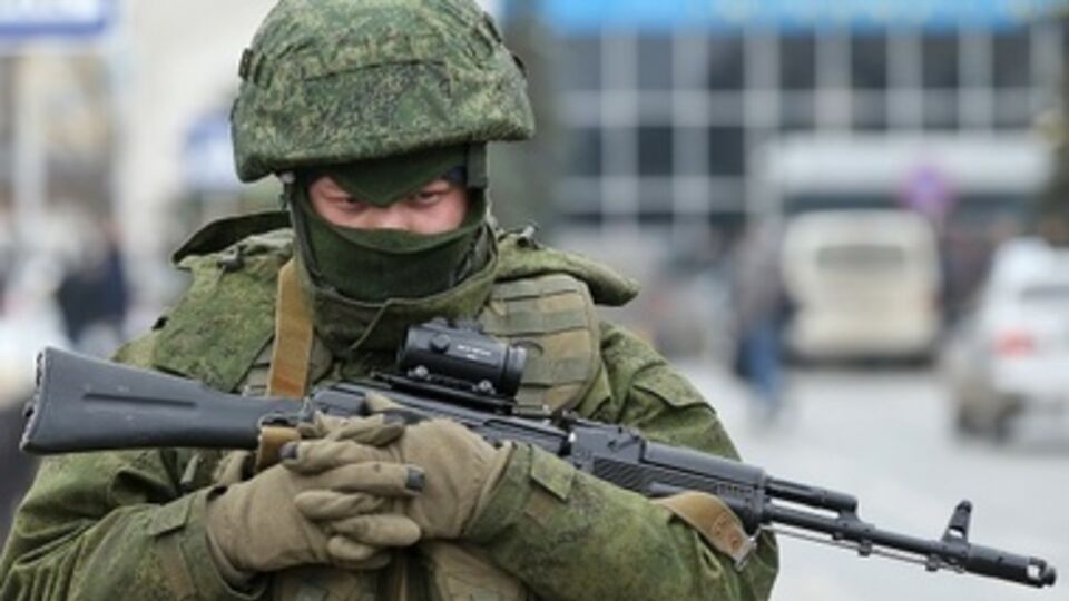 Российские войска, несмотря на заверения руководства РФ, продолжают оставаться на крымском полуострове