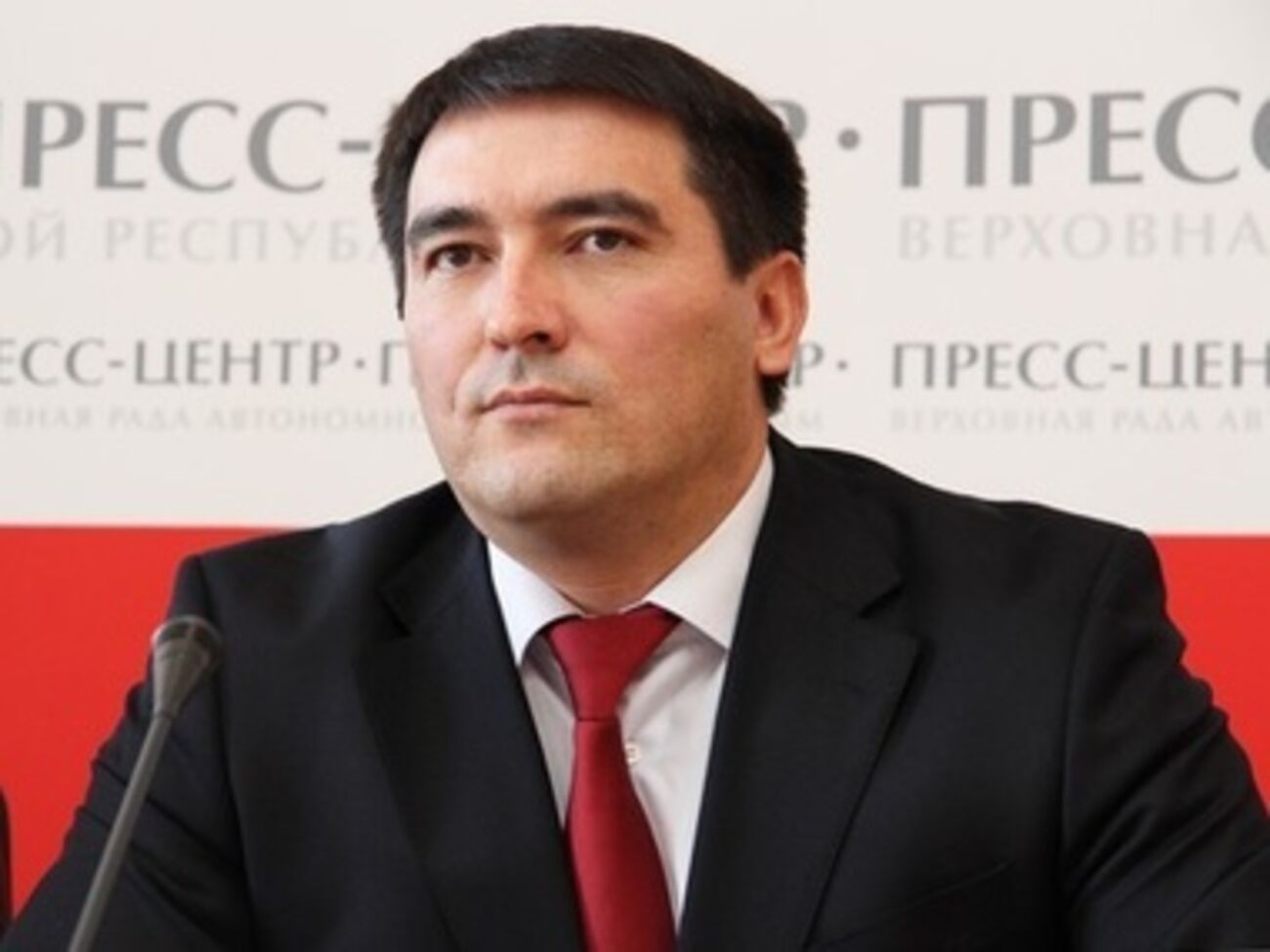 Рустам Темиргалиев --- заместитель самопровозглашенного главы Совета Министров Крыма Сергея Аксенова