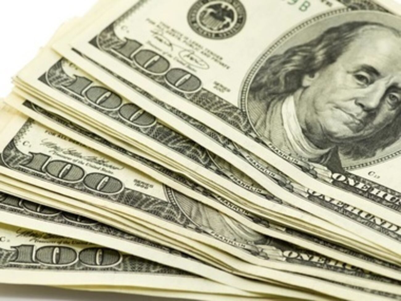 Торги на Межбанке закончились небольшим падением продажи доллара