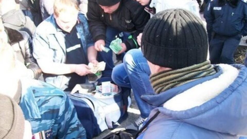 Вчерашние антимайдановцы прямо во время митинга делят деньги