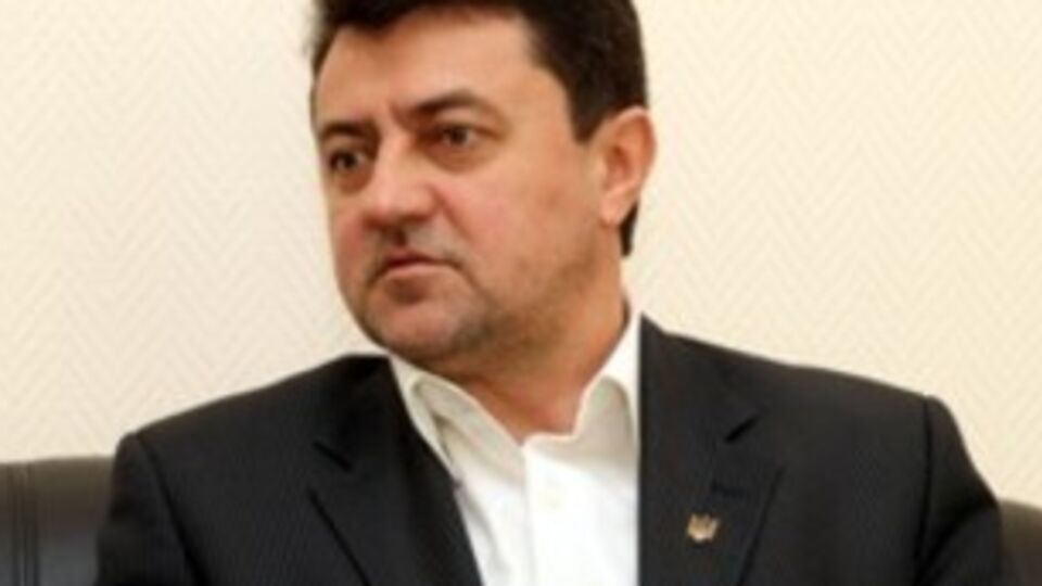 Предпродажу остановили 9 марта 2014 года