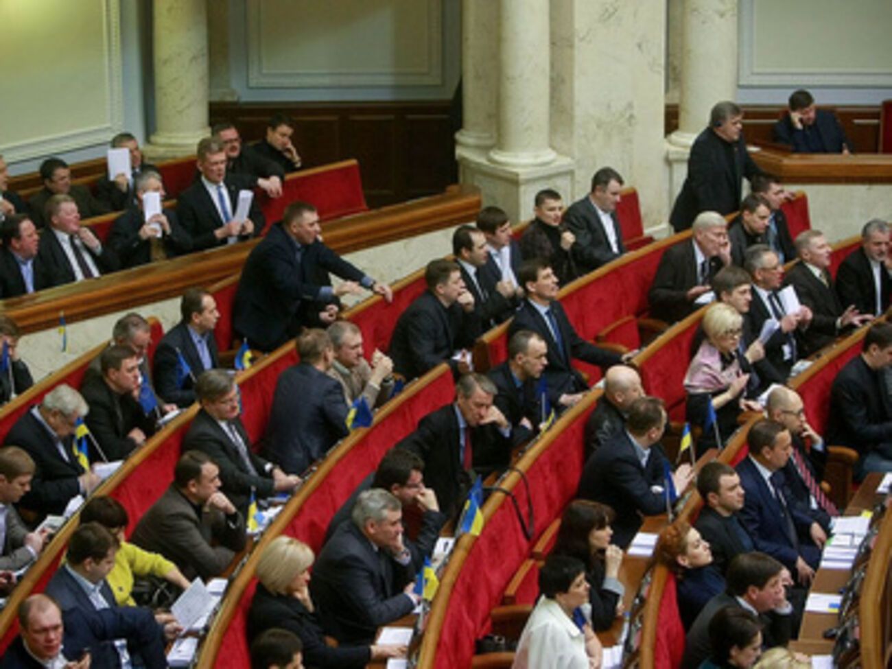 Рада проводит пленарное заседание