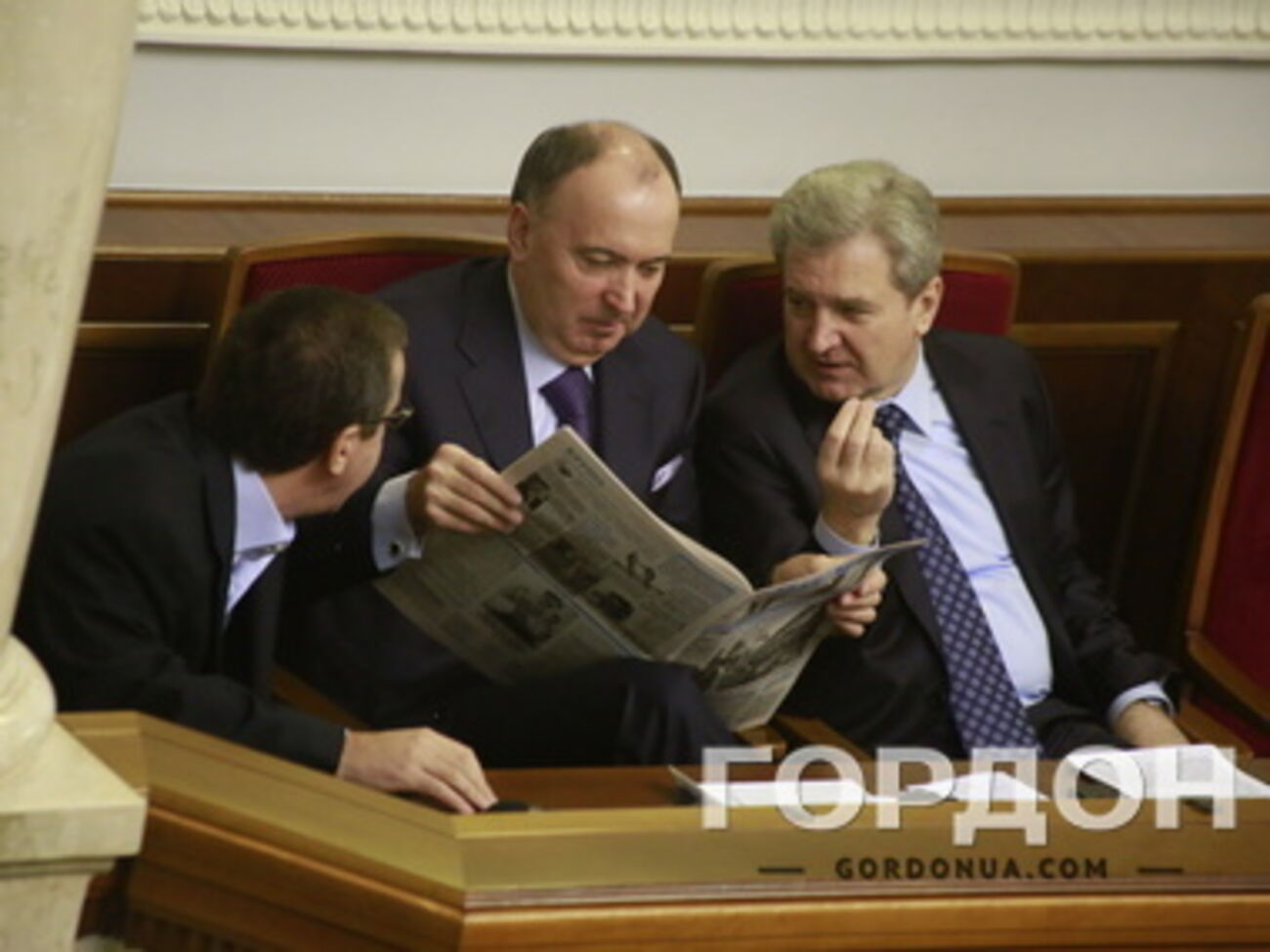 Рада приняла закон о разоружении и назначила новых членов ЦВК. Фоторепортаж