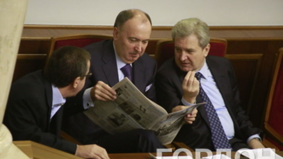 Рада приняла закон о разоружении и назначила новых членов ЦВК. Фоторепортаж