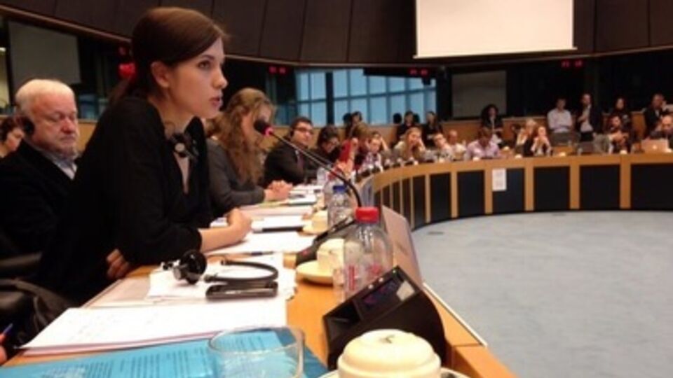 Толоконникова и Алехина хотят санкций для соратников Путина, но просят не трогать простых россиян