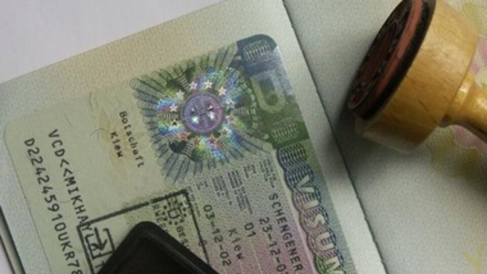 Россияне теперь смогут находиться в Украине 90 дней, сообщает МИД