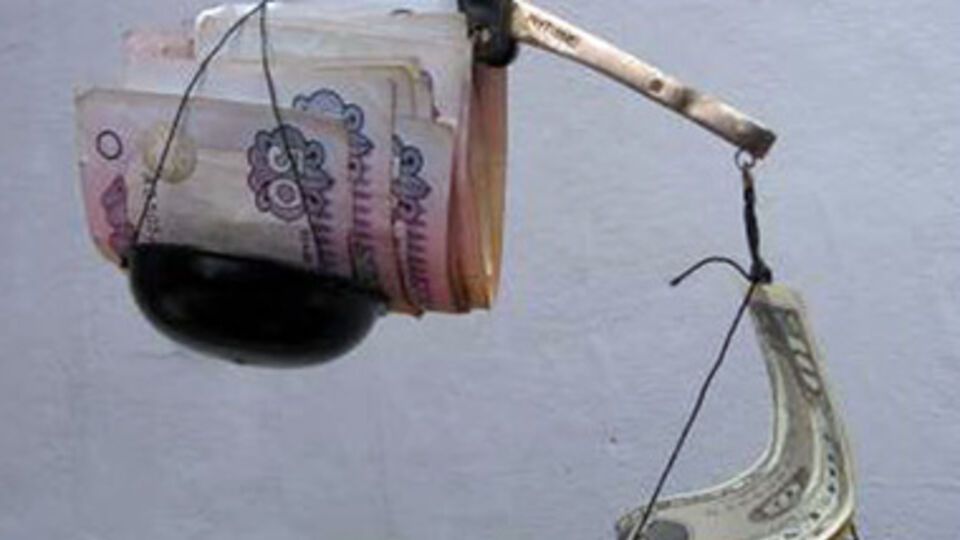 Гривна упала ниже 11 за доллар