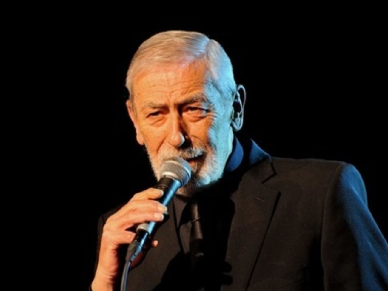 Кикабидзе поддержал демократические стремления украинцев