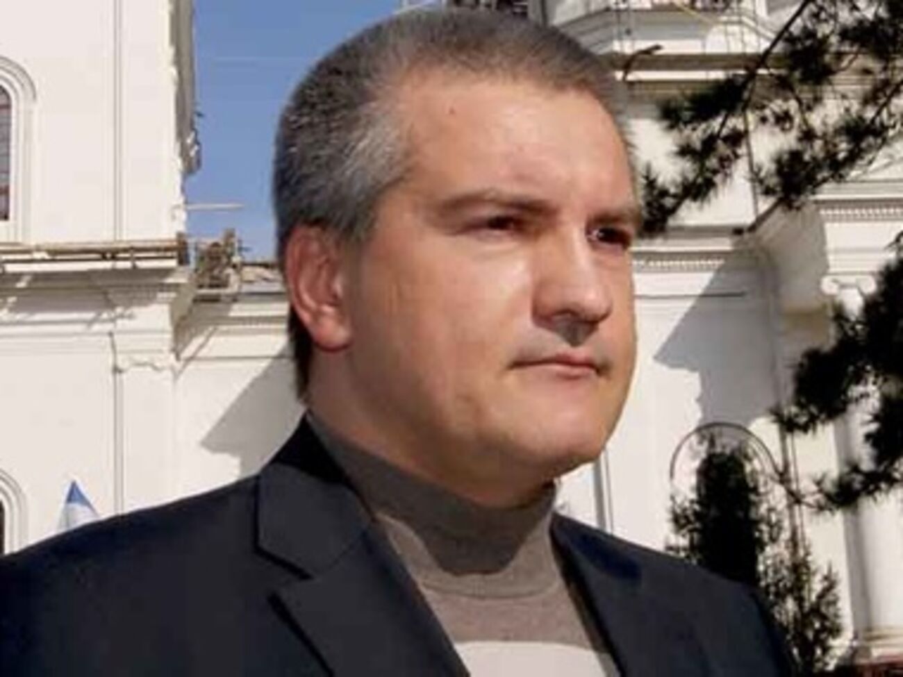 Сергей Аксенов потребовал составить список предприятий, перечисляющих налоги в Киев