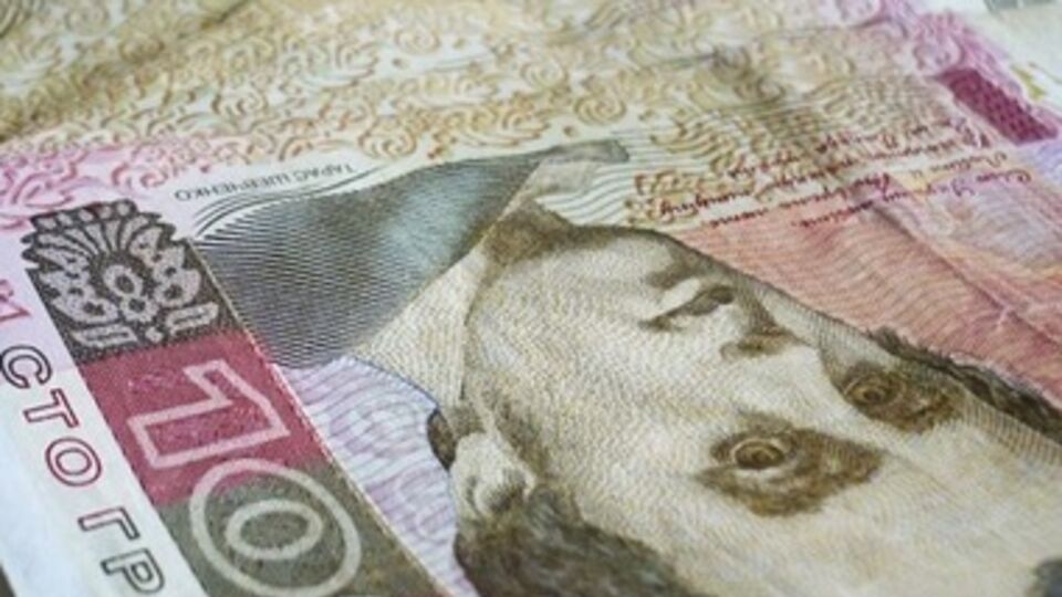 Гривна продолжает падать