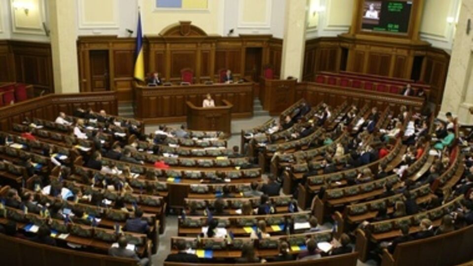 Регионалы и коммунисты отказываются голосовать