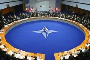 НАТО рассматривает комплекс мер для защиты своих востоных границ от возможной агрессии России