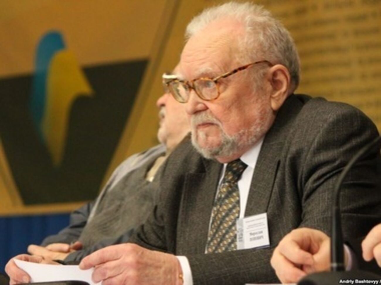 Попович призвал к реформам на востоке Украины