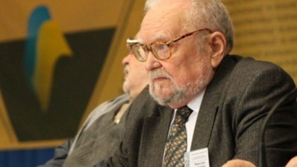 Попович призвал к реформам на востоке Украины