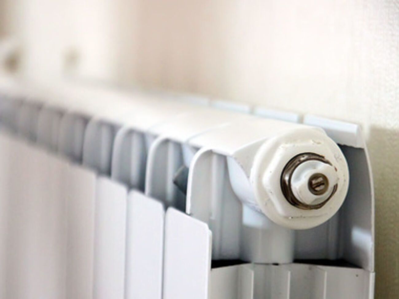 Ранее тарифы устанавливали&nbsp;органы местного самоуправления в сфере жилищно-коммунальных услуг