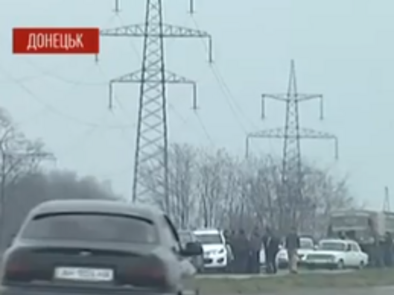 Технику остановили на трассе, перекрыв движение легковыми машинами