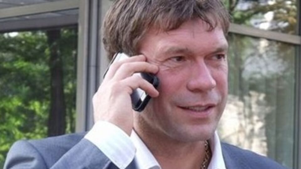 В пресс-службе серьезно обеспокоены, что у Царева не отвечает мобильный телефон