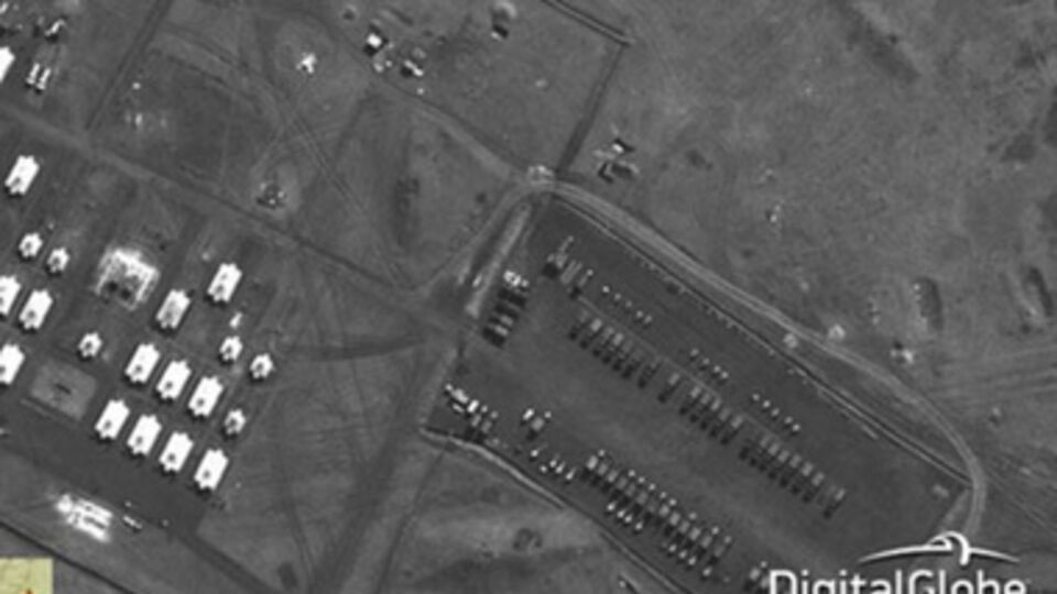 НАТО выпустило ряд снимков, подтверждающих концентрацию российских войск вдоль границы Украины