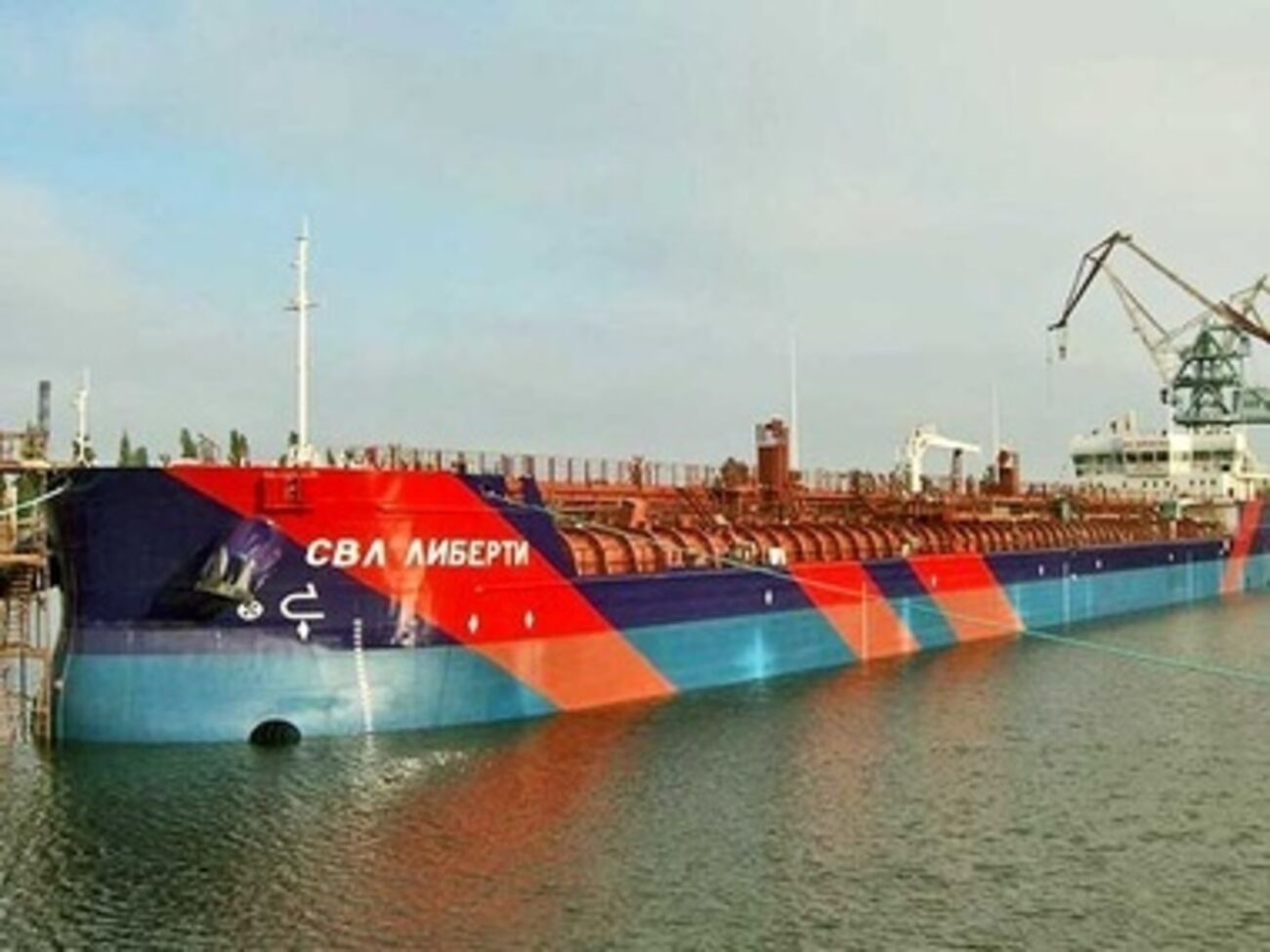 Oil tanker&nbsp;SVL Liberty Russia, вышедший из Таганрога, ожидает у Керченского пролива