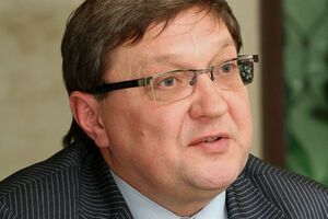 На курс гривни влияет отток капиталов, считает Суслов