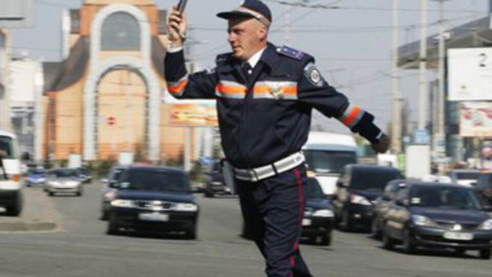 Сотрудник ГАИ за взятку рискует лишиться мундира