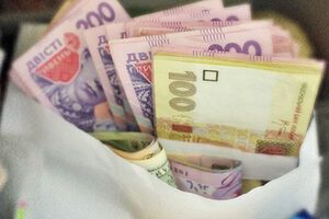 Гривна продолжает находиться на рекордно низком уровне