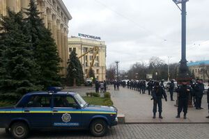 Харьковскую облгосадминистрацию взяли в оцепление