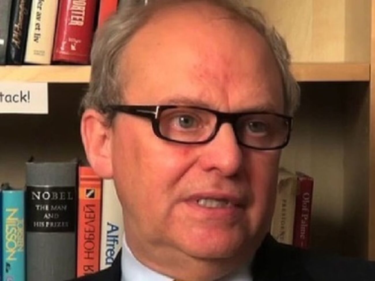 По мнению экономиста, курс гривны выше 12 за доллар является необъективным