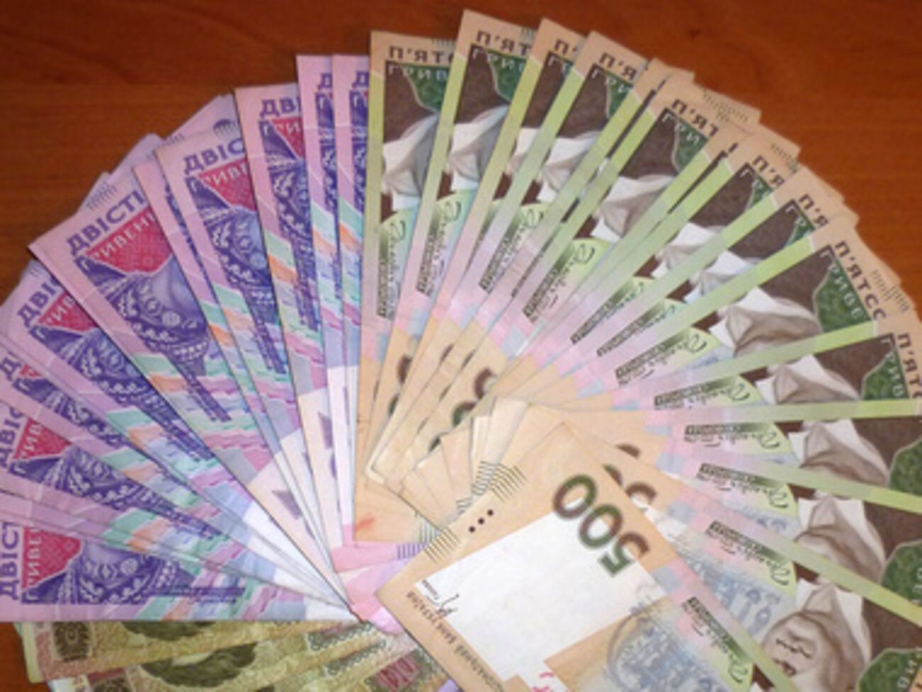 В ближайшее время гривну могут изъять из оборота в Крыму