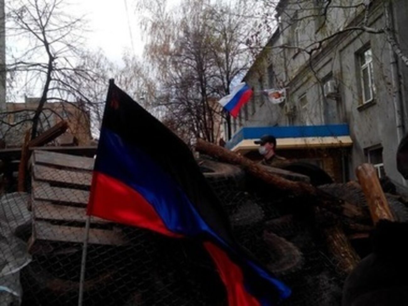 Под городским отделением милиции в Славянске&nbsp;