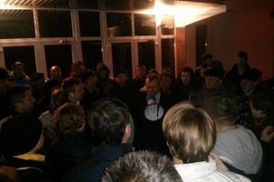 Активисты считают, что власть не реагирует на ситуацию на востоке Украины