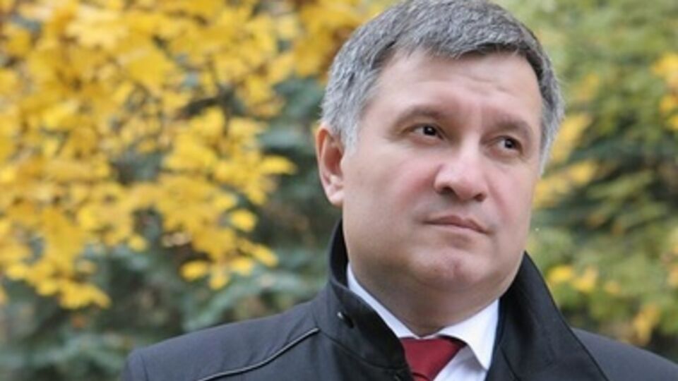 Террористами в Славянске займутся силовики по главе с СБУ, --- Аваков