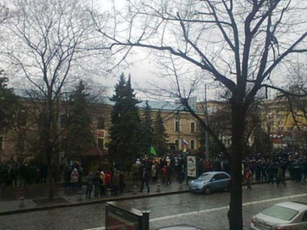 Возле Харьковского дворца детского творчества