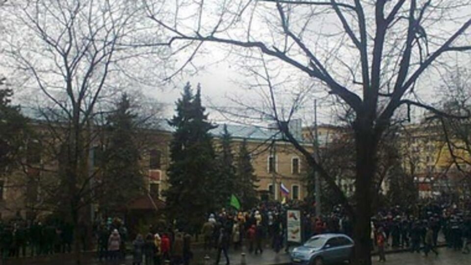 Возле Харьковского дворца детского творчества