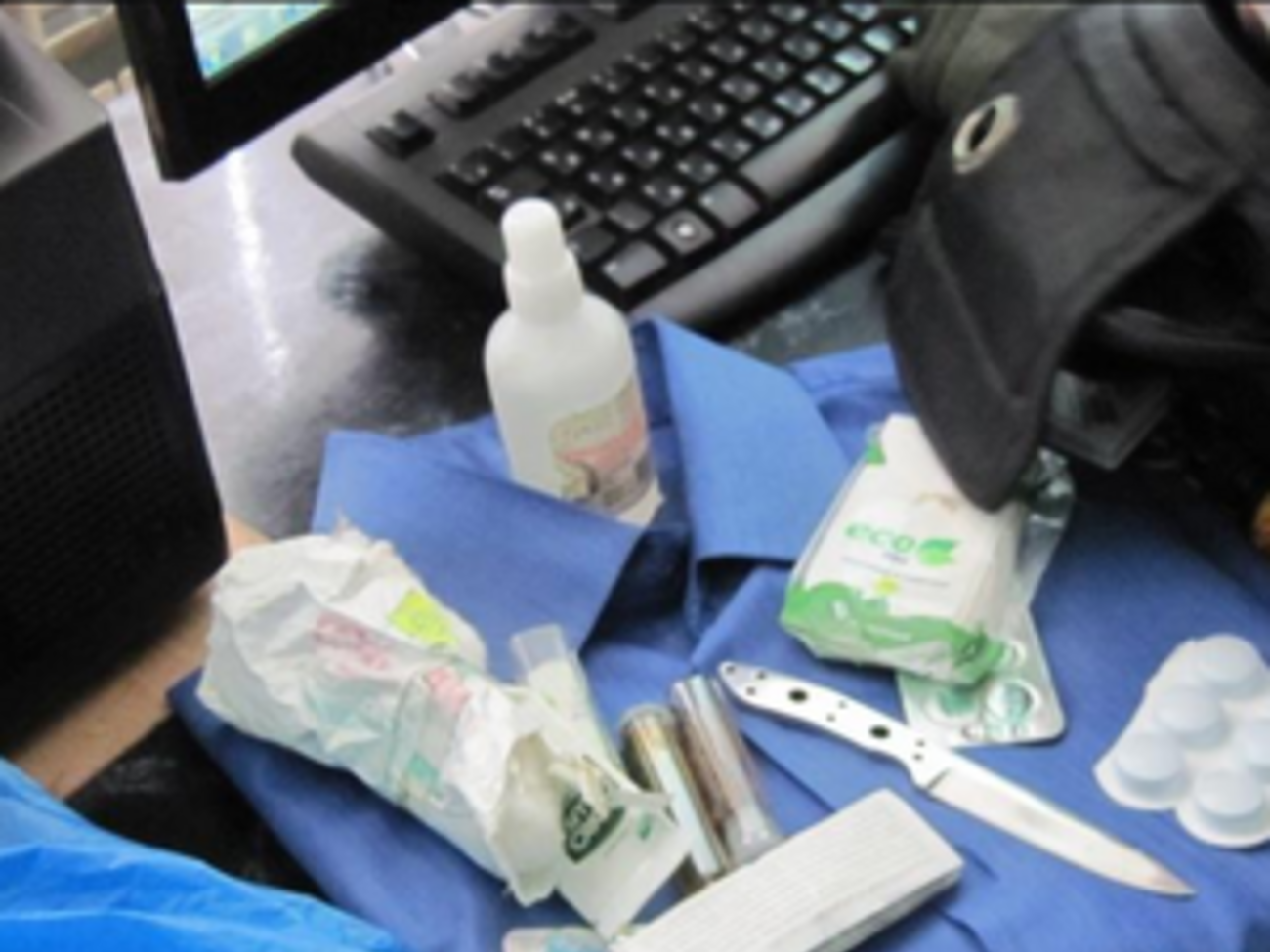 Россиянин с ножом и набором медикаментов ехал в Луганск чтобы принять участие в митингах