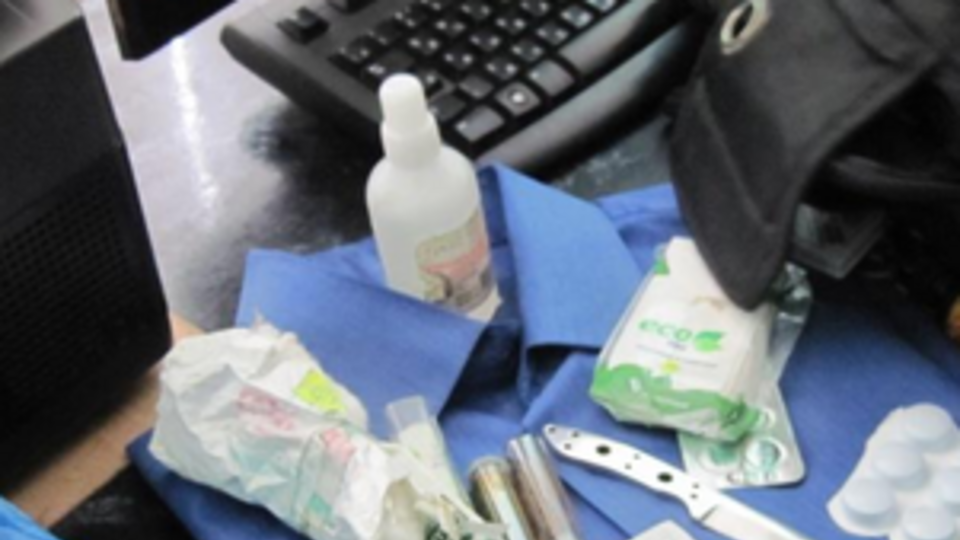 Россиянин с ножом и набором медикаментов ехал в Луганск чтобы принять участие в митингах