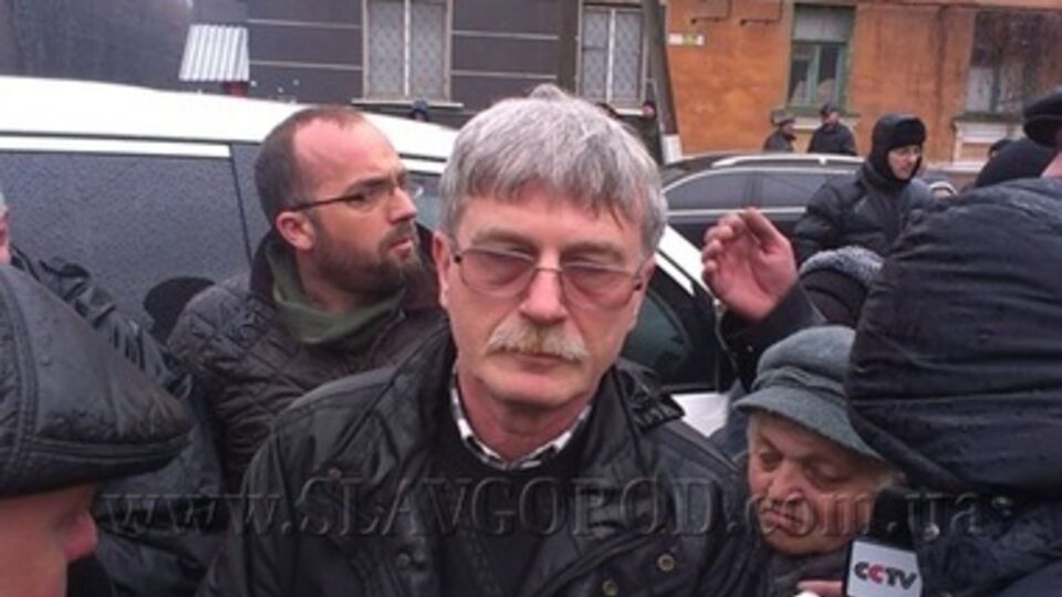 Жители Славянска не разрешают представителям ОБСЕ осмотреть город