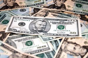 Доллар немного стабилизировался