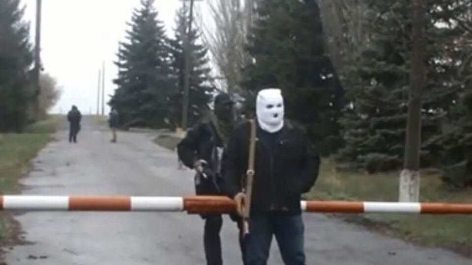 Сепаратисты прячут свои лица