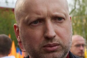 Александр Турчинов выступил против вооружения населения Украины