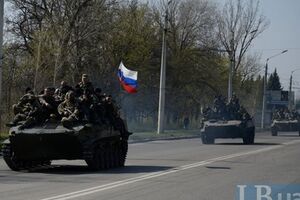 В Краматорск вошла колонна военной техники под российским триколором