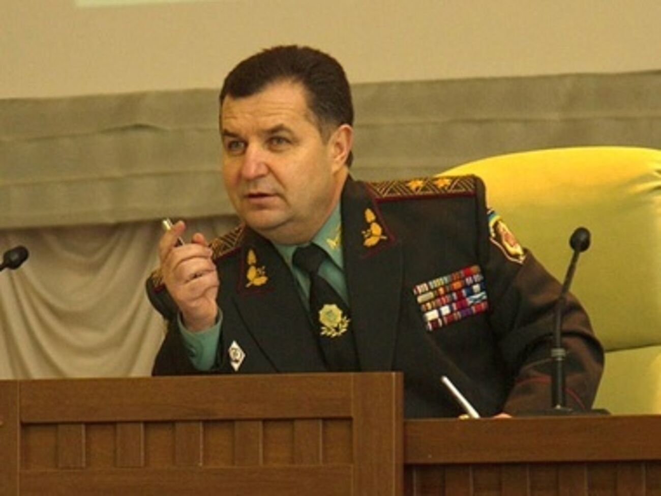 Степан Полторак