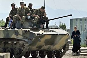 Общемировые военные расходы в 2013 году снизились на 1,9% и составили $1,75 триллиона