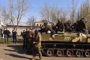 Автор видео утверждает, что эти кадры были сняты в Краматорске 16 апреля
